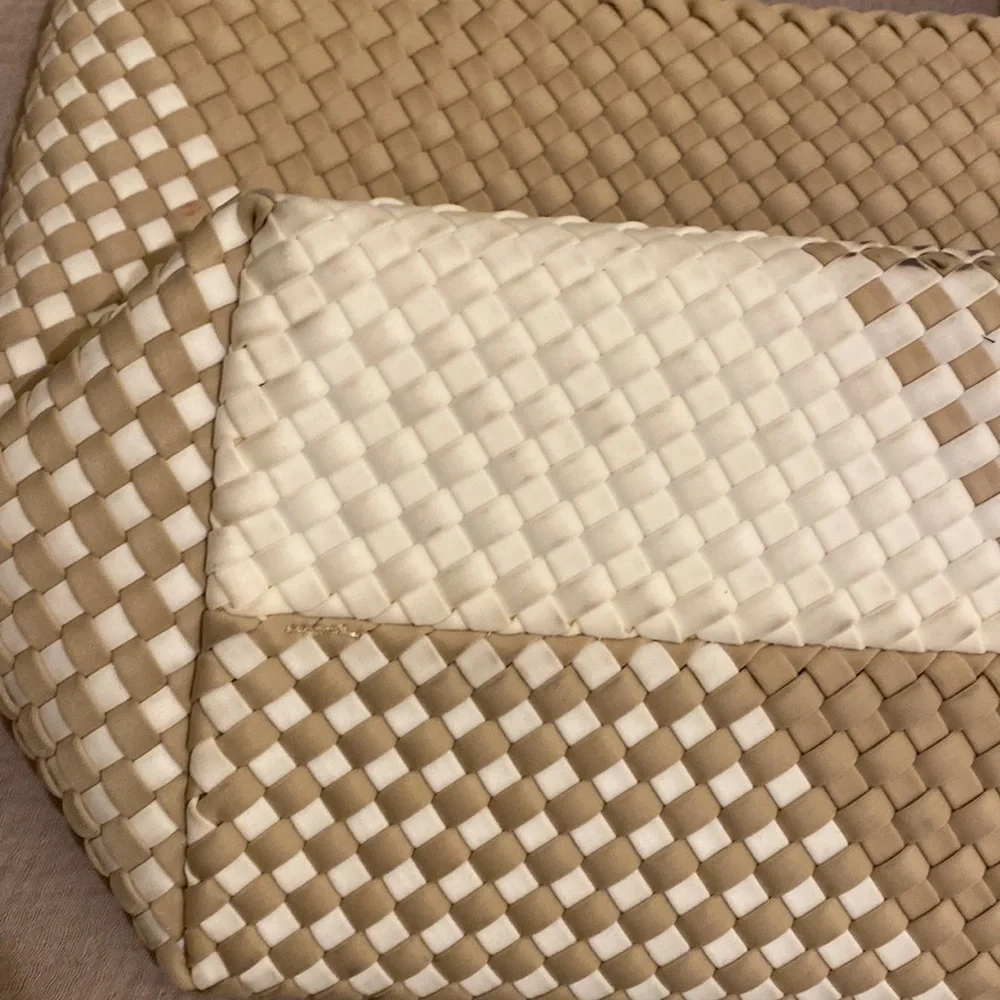 NAGHEDI Elegant Woven Tote Bag - Cream and Tan - Picture 7 of 13